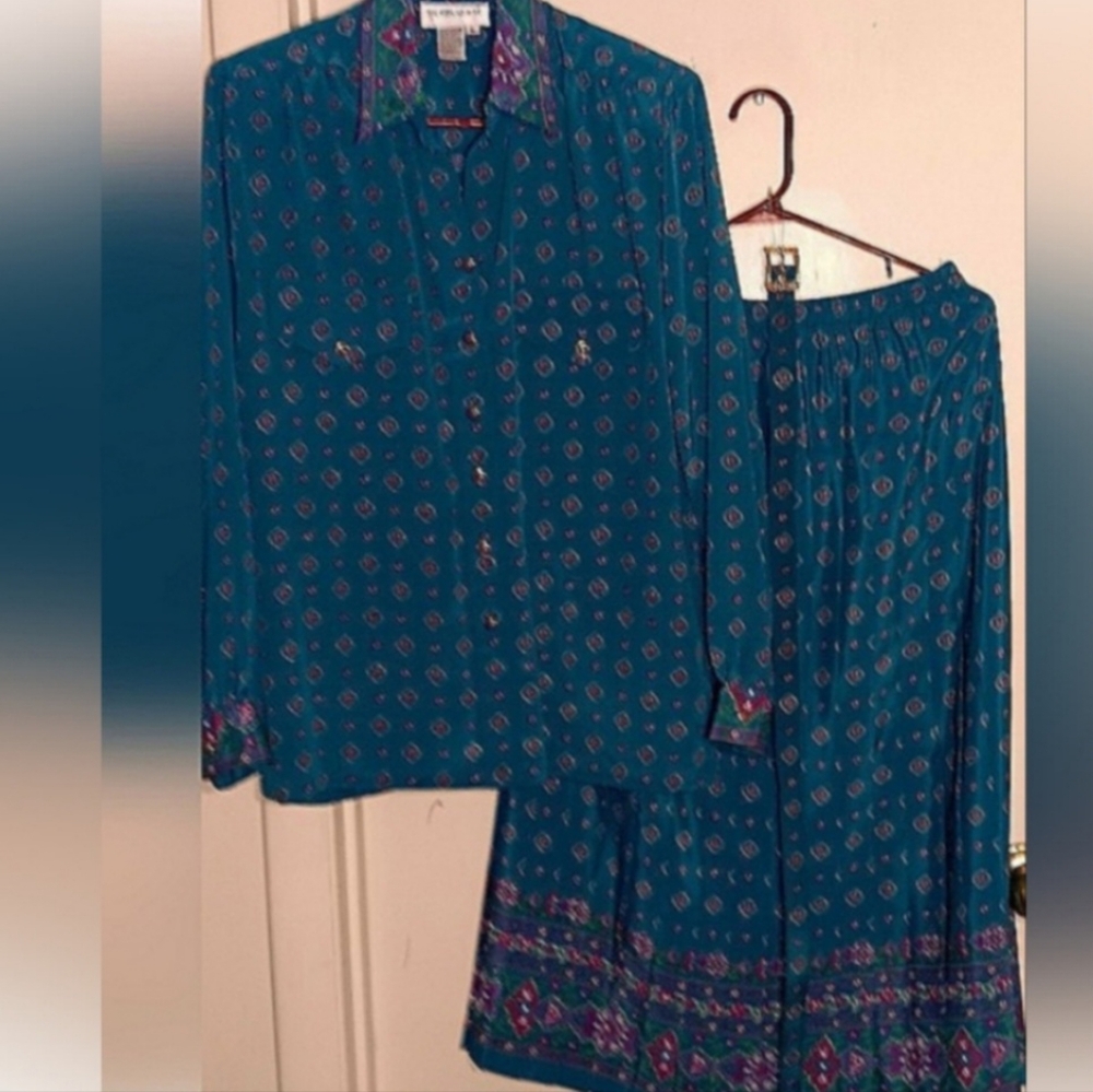 Schrader 2 piece dress with belt purple bead buttons